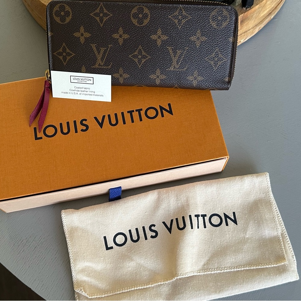 Louis Vuitton Clemence Wallet - Fuschia